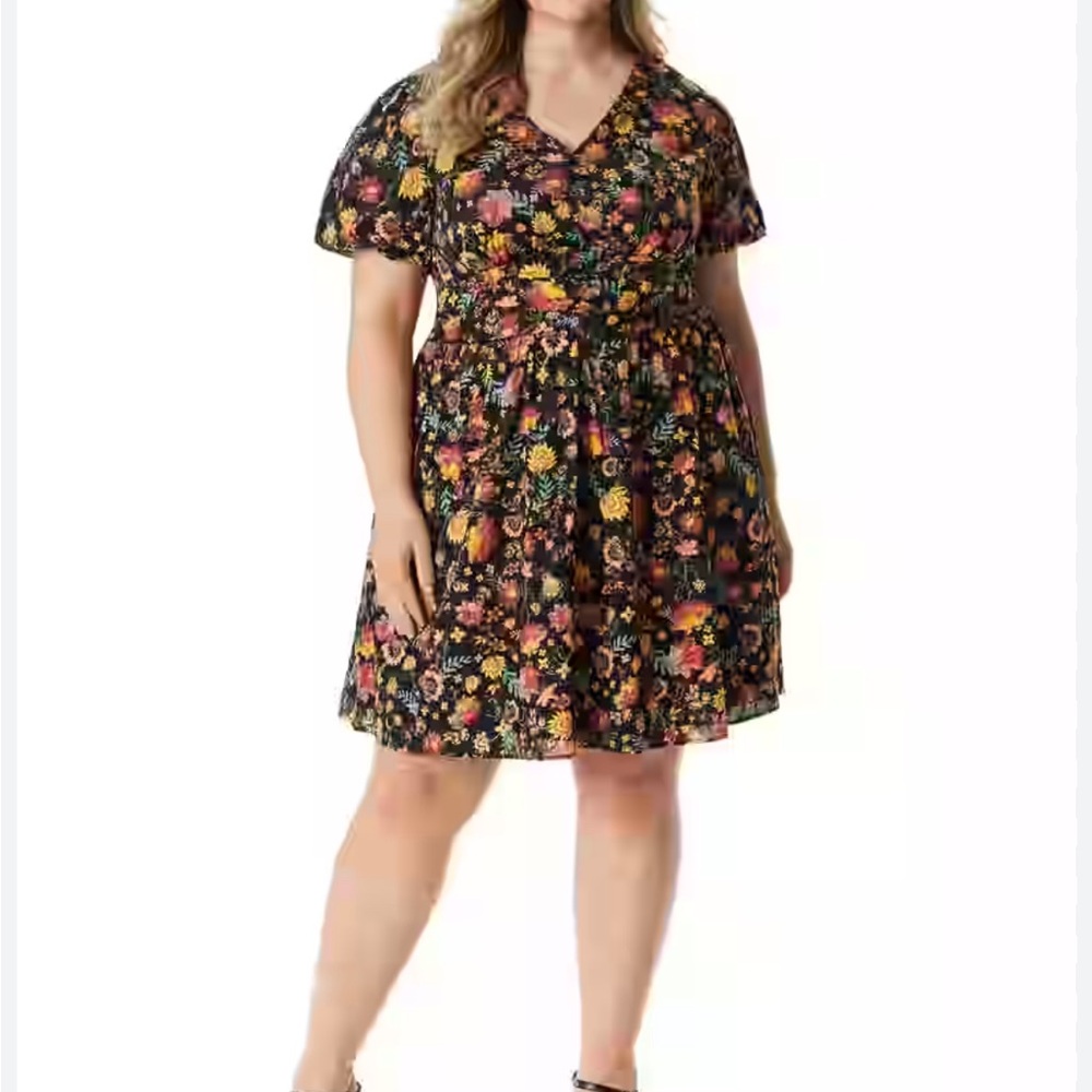Jessica Simpson NWT Floral Black Mini Dress, lined skirt. stretchy waistband.